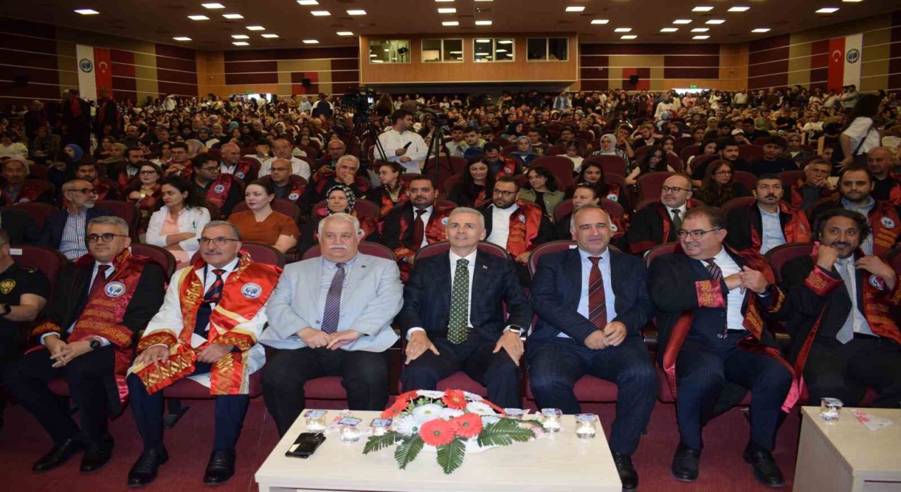 KMÜde 2025-2026 akademik yılı açılış töreni düzenlendi