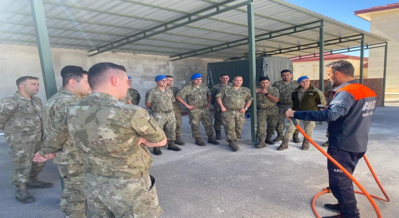 Komandolara verilen ‘Enkazda Arama ve Kurtarma Eğitimi tamamlandı