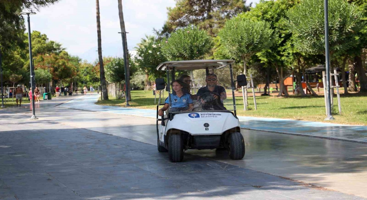 Konyaaltı Sahilinde çöp atana ceza geliyor