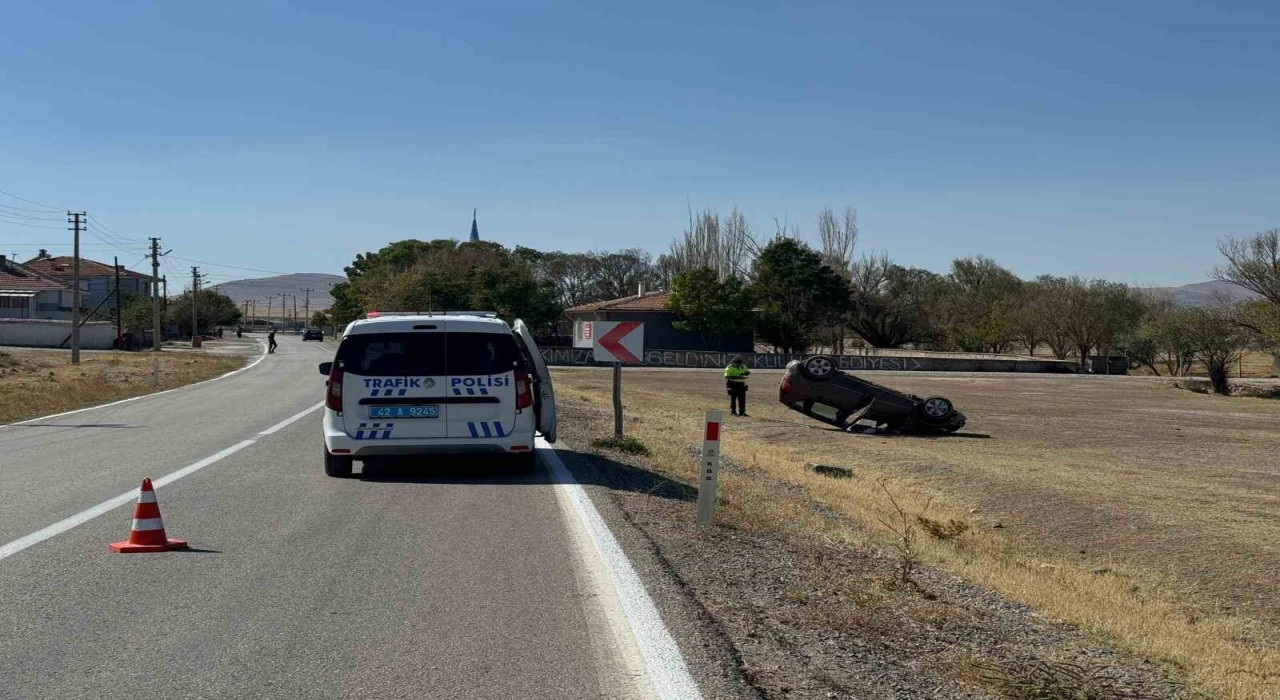 Konyada otomobil şarampole devrildi: 4 yaralı