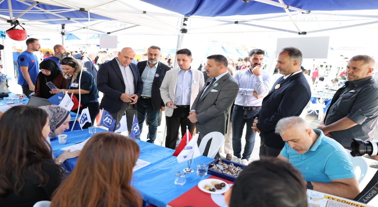 Küçükçekmece Belediyesi İstihdam Fuarının ikincisini düzenledi