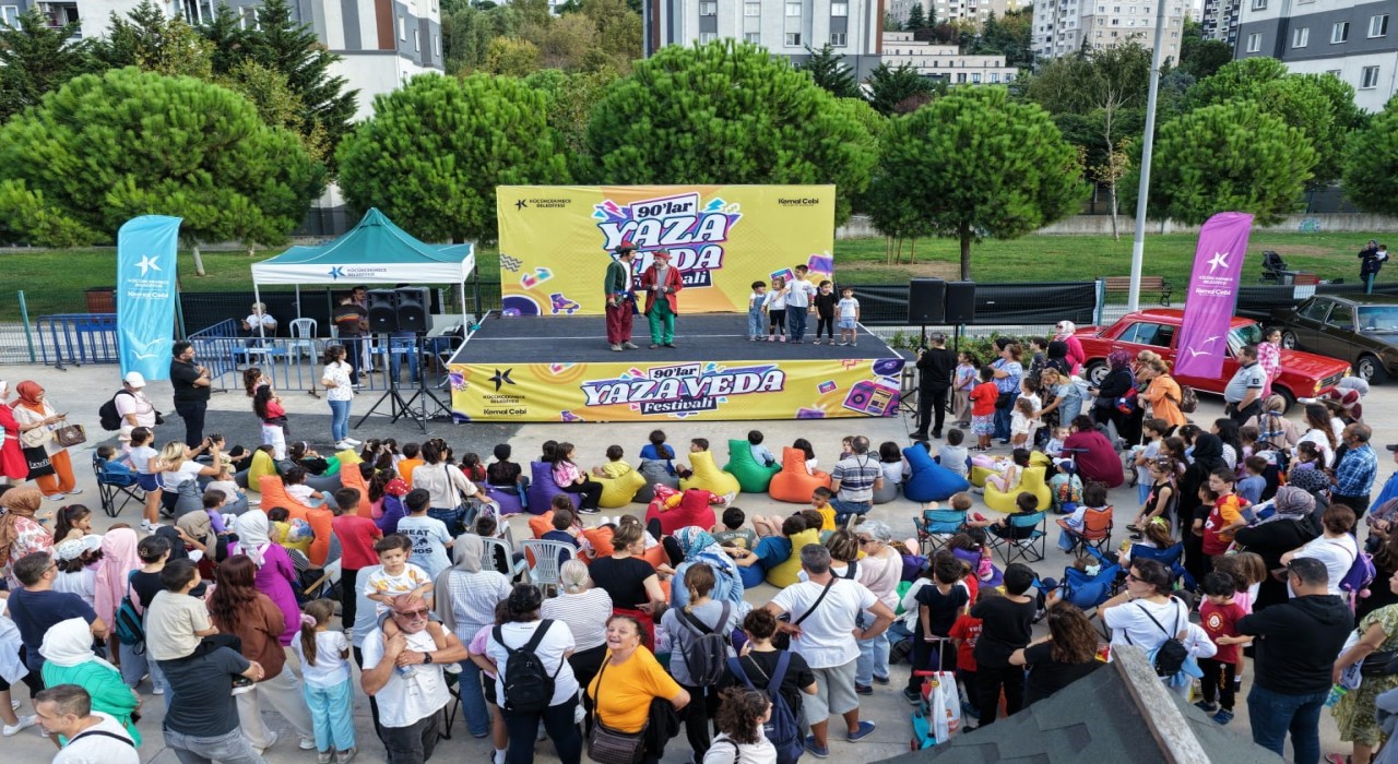 Küçükçekmecede 90lar coşkusuyla yaza veda