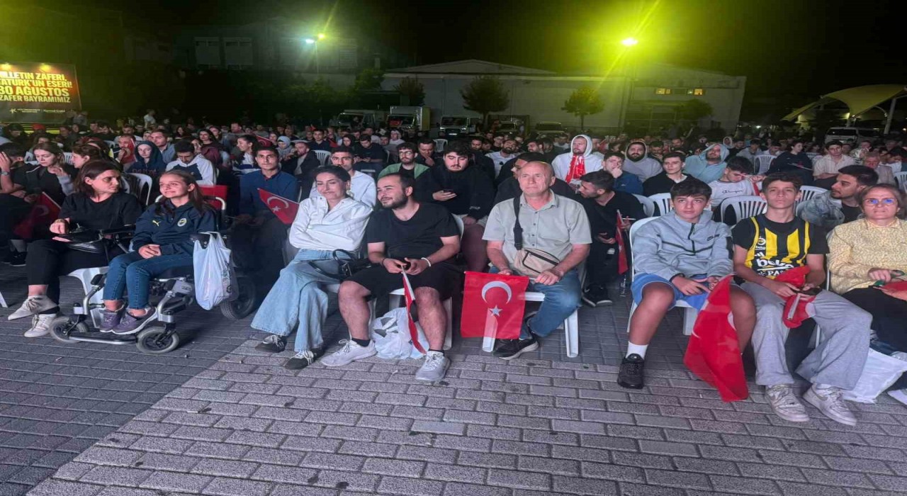 Küçükçekmecede milli maç heyecanı