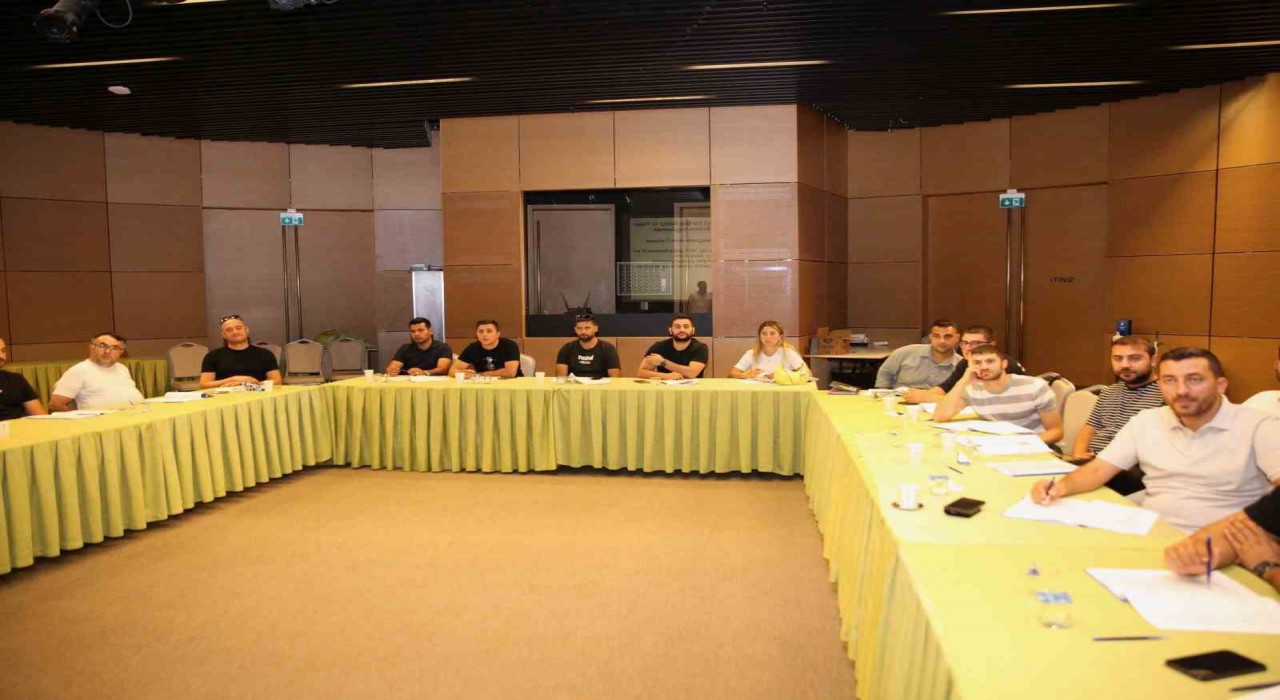 Küçükçekmecede personele ilk yardım eğitimi