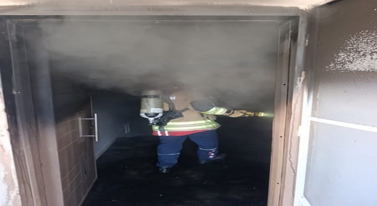 Kumluda müstakil evde yangın