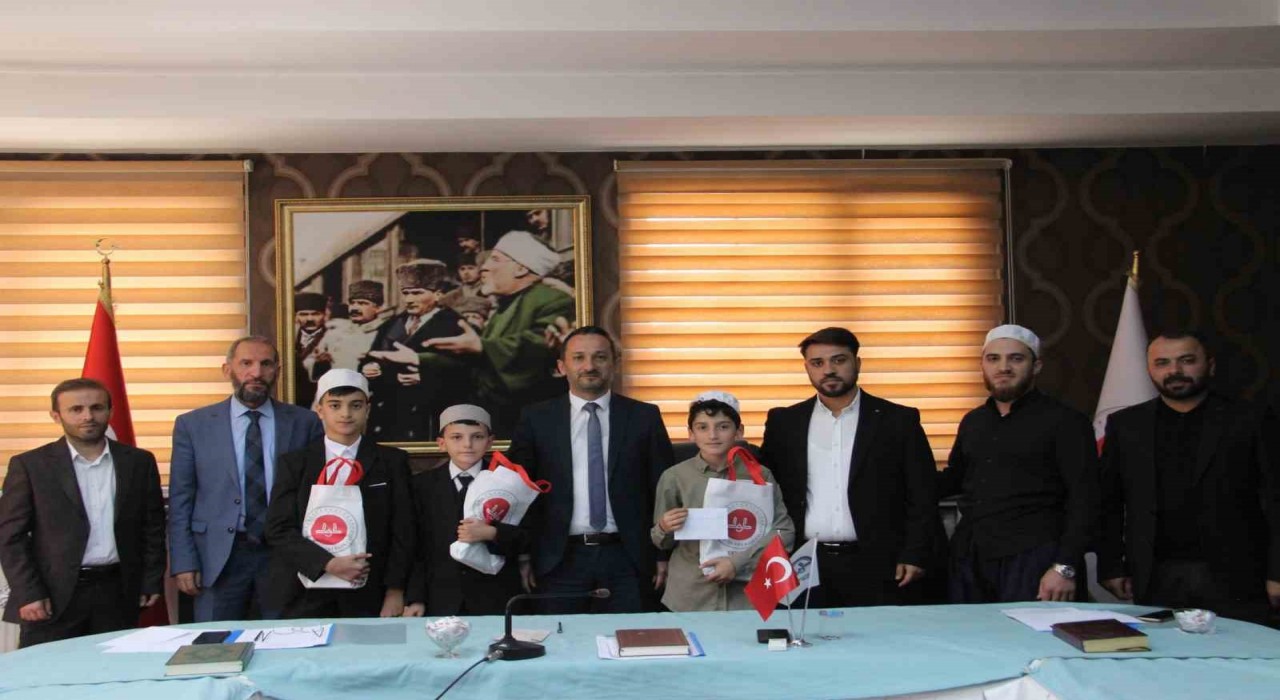 Kuran-ı Kerimi en güzel okumak için yarıştılar