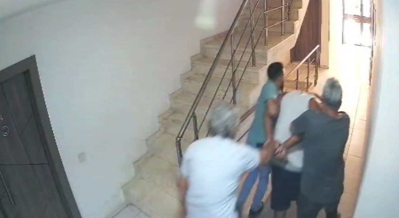 Kuşadasında 55 yıl hapis cezası bulunan dolandırıcı kıskıvrak yakalandı