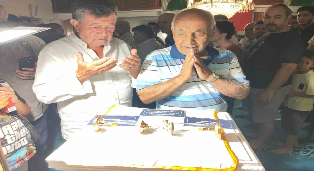 Kuşadasında mukaddes emanetler ziyarete açıldı