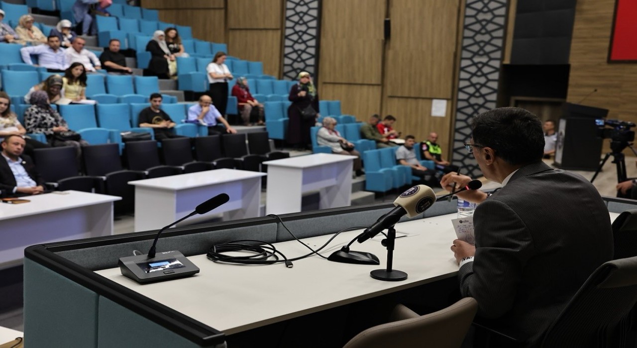 Kütahya Belediyesi vatandaşların talep ve önerilerini değerlendiriyor