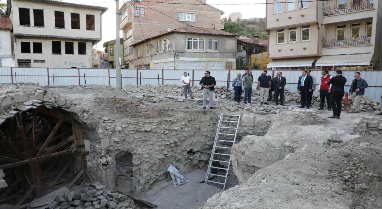 Kütahya Yakup Çelebi Külliyesinde kazı çalışmaları devam ediyor