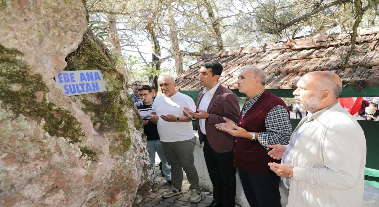 Kütahyada Ebe Ana Sultan dualarla anıldı