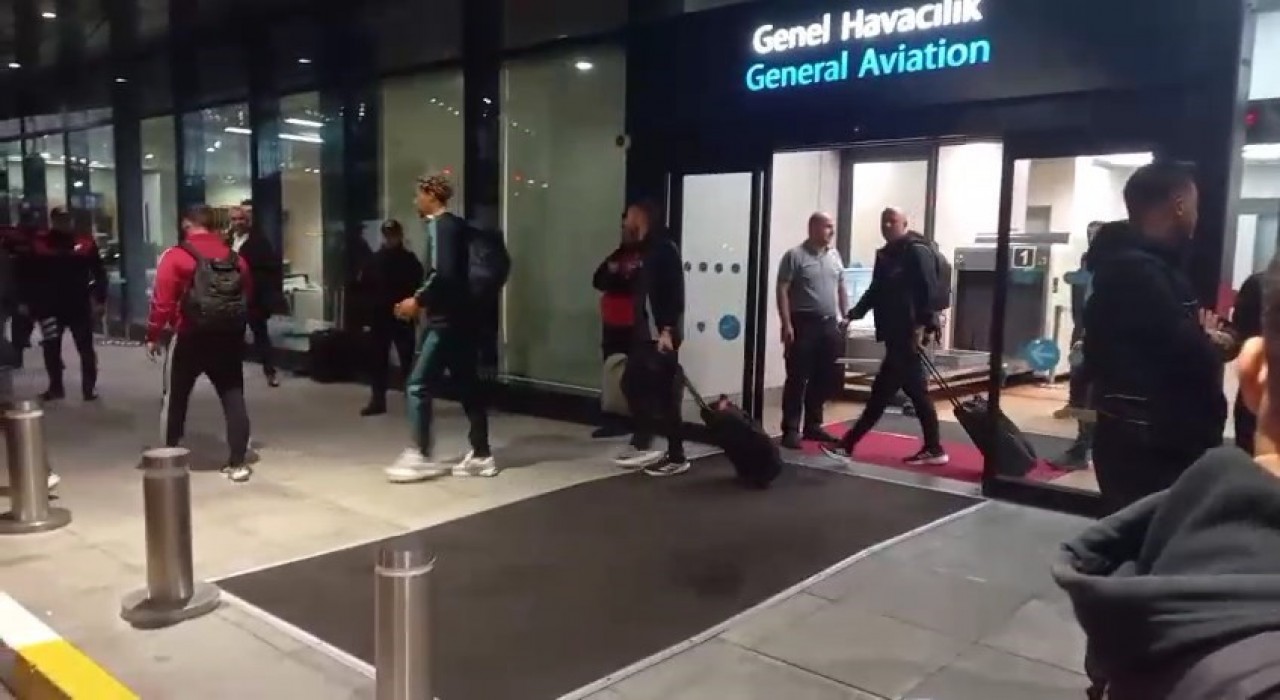 Liverpool, Galatasaray maçı için İstanbula geldi