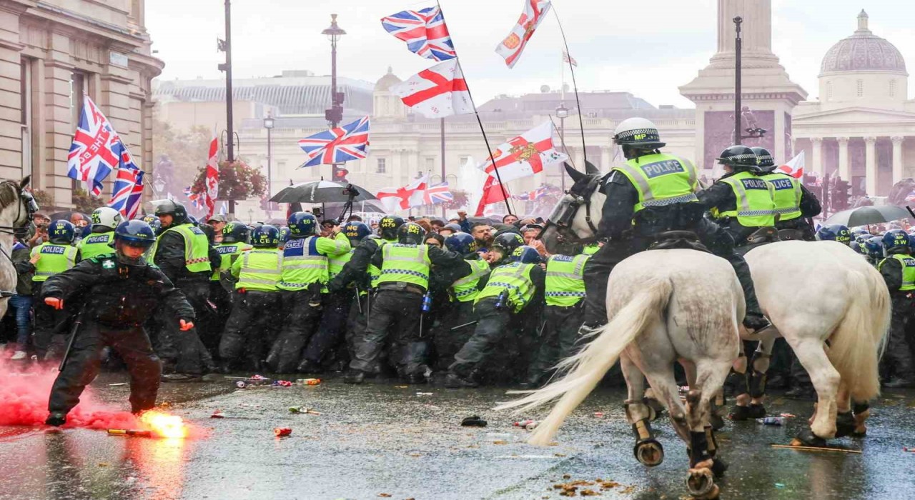 Londrada 150 bin kişilik göçmenlik karşıtı Krallığı Birleştir protestoları