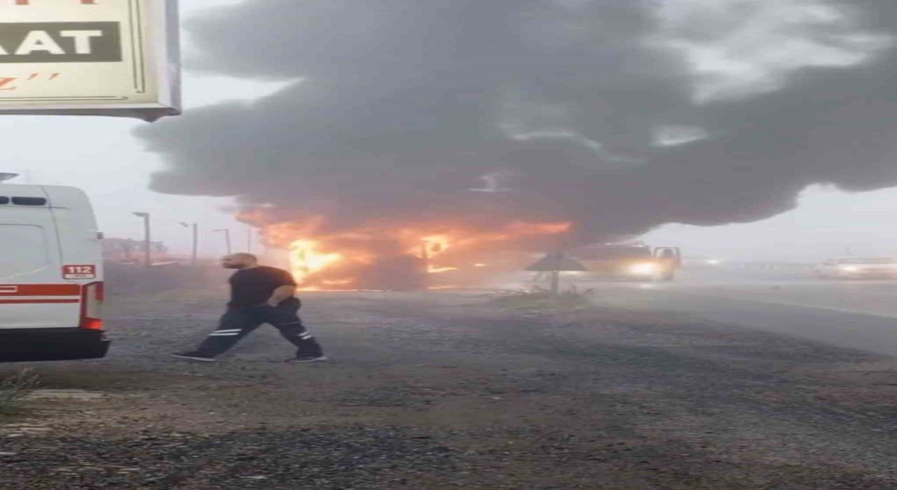 Lüleburgazda işçi servisi alev alev yandı: Facianın eşiğinden dönüldü