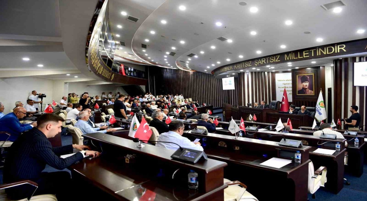 Malatya Belediyesinden öğrencilere 1 aylık ücretsiz abonman ve destek çantası