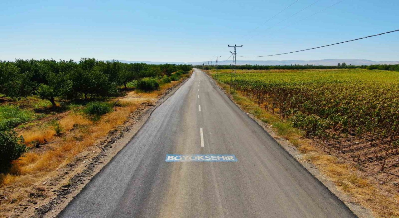 Malatya Büyükşehirden ilçelerde yoğun yol ve asfalt mesaisi