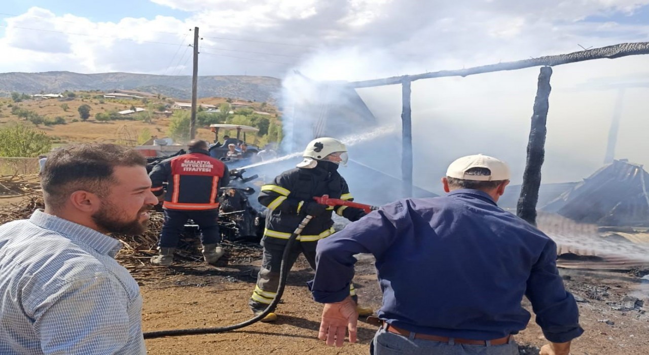 Malatyada ahır yangını: 10 büyükbaş hayvan telef oldu