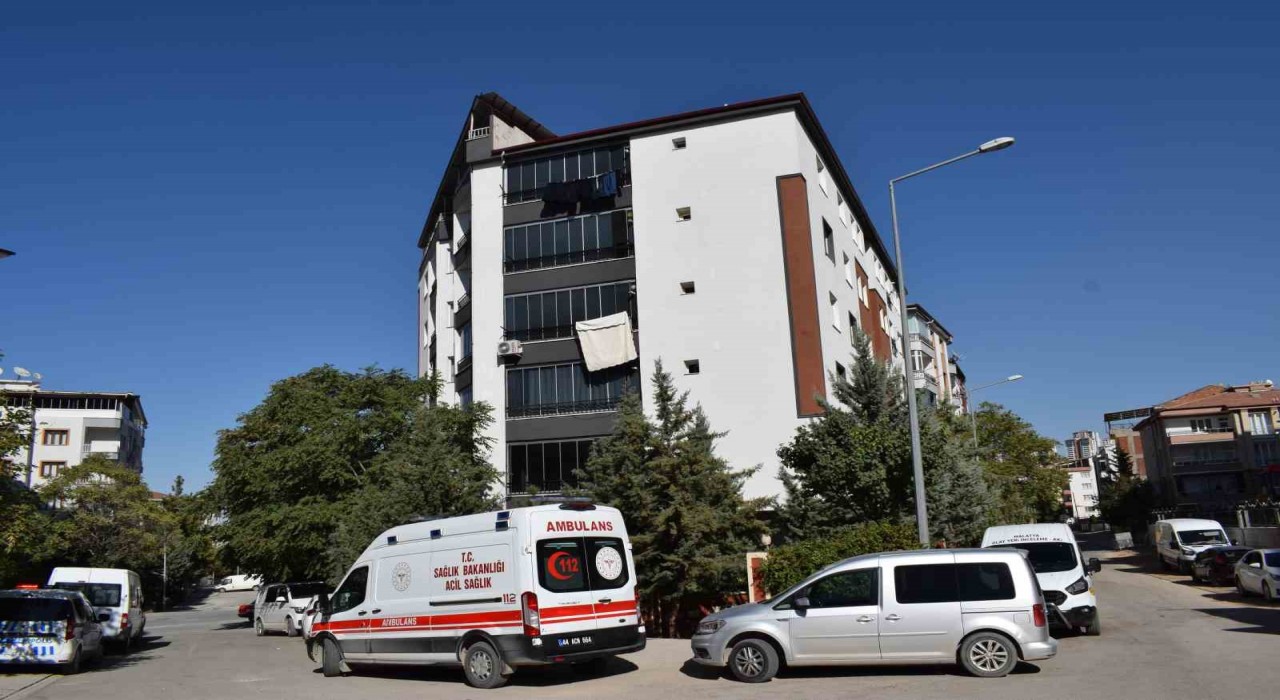 Malatyada kayıp şahıs, apartmanın çatı katında ölü bulundu