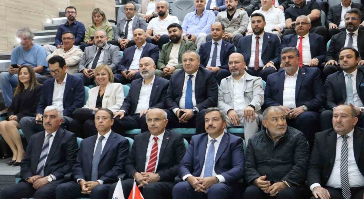 Malatyada Kenan Işık Amfisi açıldı