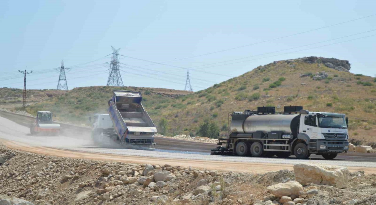 Manavgatta grup yolları asfaltlanıyor
