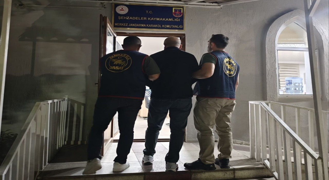 Manisada 20 yıl 2 ay hapis cezası bulunan firari yakalandı