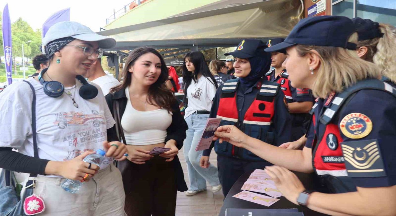 Manisada öğrencilere kadına yönelik şiddetle mücadele eğitimi