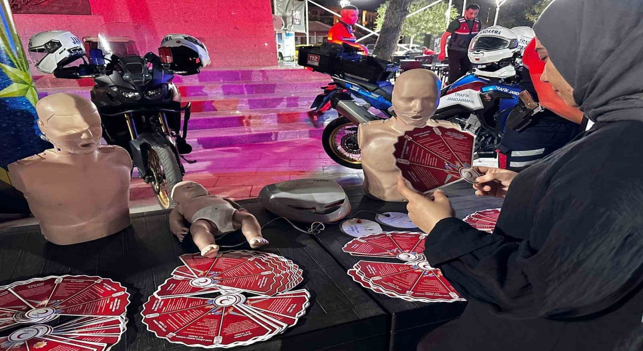 Manisada Türk Kızılay ve Jandarmadan bilinçlendirme çalışması