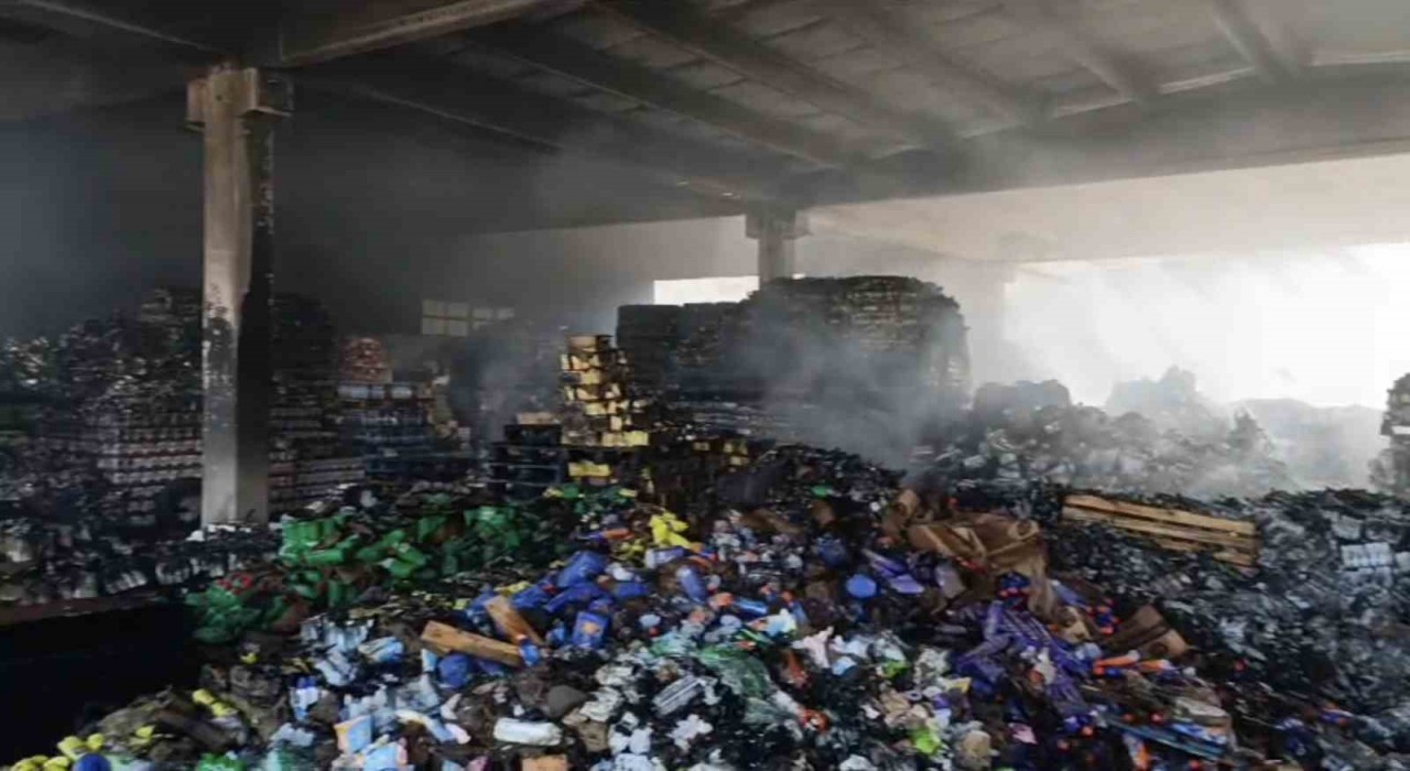 Mardinde içecek deposundaki yangına TOMA müdahale etti