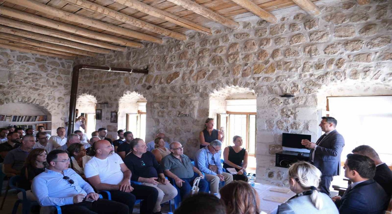 Mardinde Mor Dimet etkinliği ve Turizm Çalıştayı