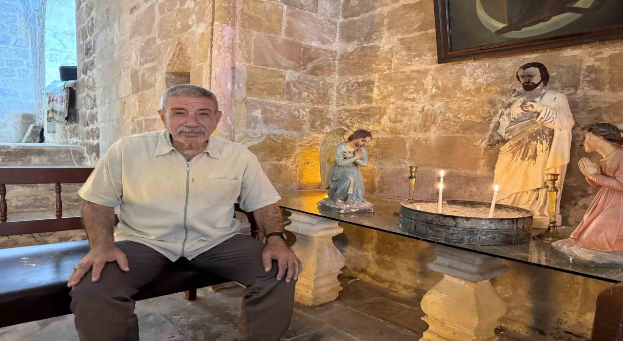 Mardinde süryani aile, kiliseyi müslüman aile dostlarına emanet ediyor
