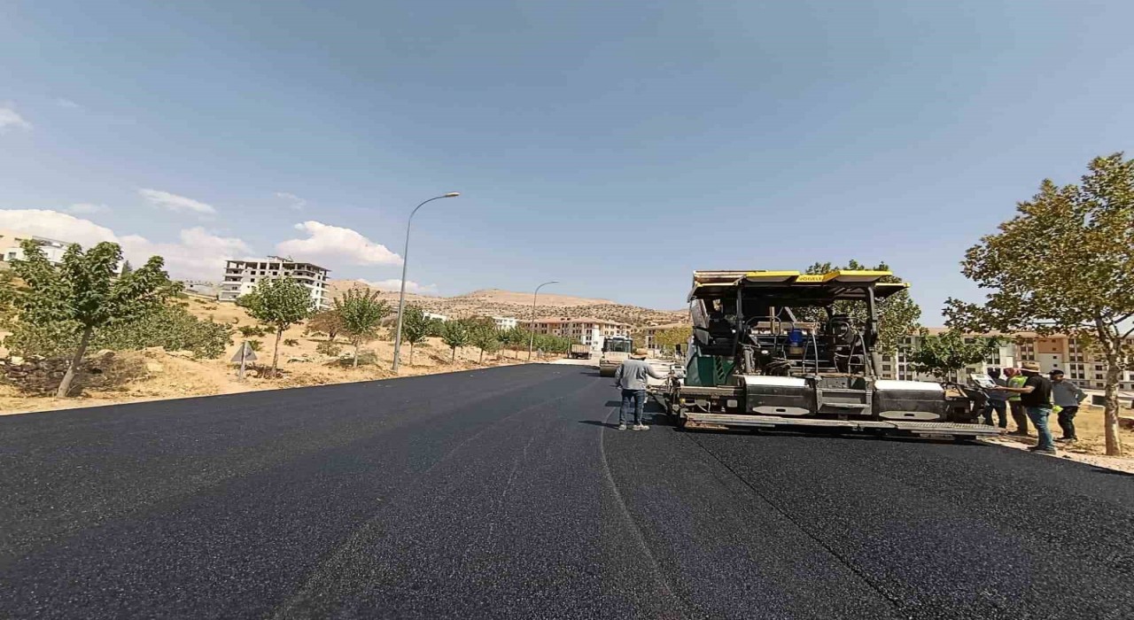 Mardinde yol asfaltlama çalışması başlatıldı