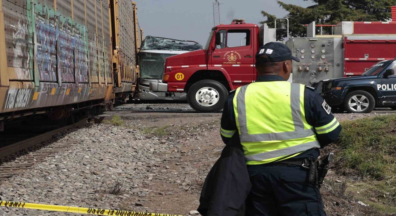 Meksikadaki tren kazasında can kaybı 10a yükseldi