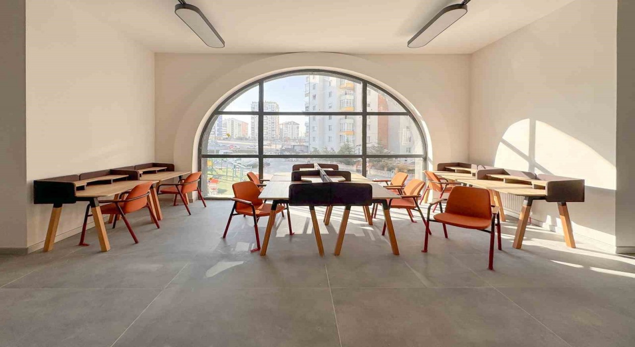 Melikgazide gençlerin yeni buluşma noktası Akıl Küpü Kütüphanelerine bir yenisi daha ekleniyor