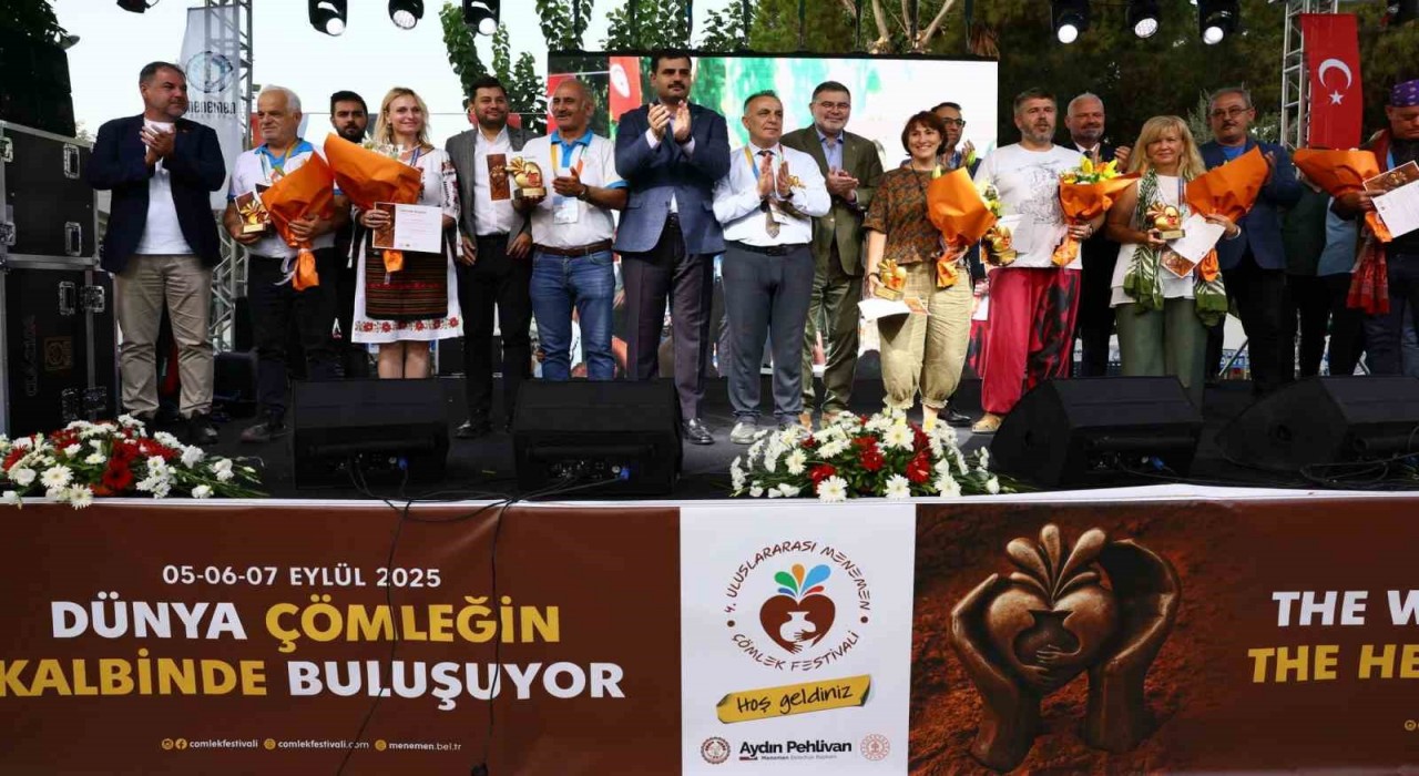 Menemen Belediyesi Uluslarası Çömlek Festivaline muhteşem final