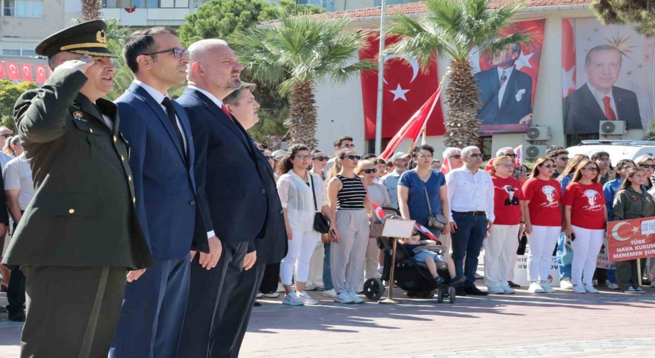 Menemenin kurtuluşunun 103. yıl dönümünü törenle kutlandı