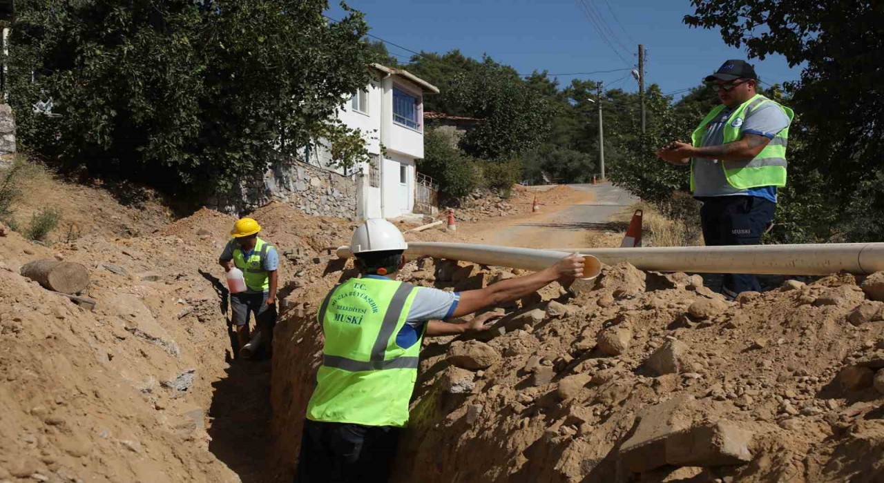 Menteşe Derinkuyuda içme suyu şebeke hattı yenileniyor