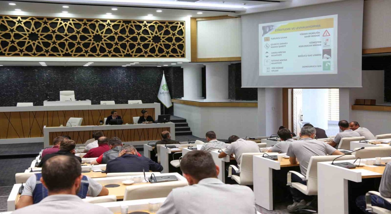 Meramda ‘Bilinçli personel güvenli şehir sloganıyla tehlikeli madde eğitimi