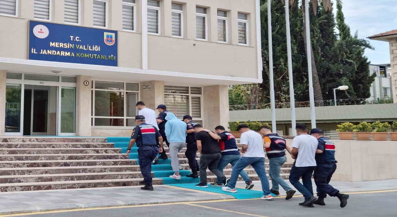 Mersinde 10 hükümlü yakalanıp cezaevine teslim edildi