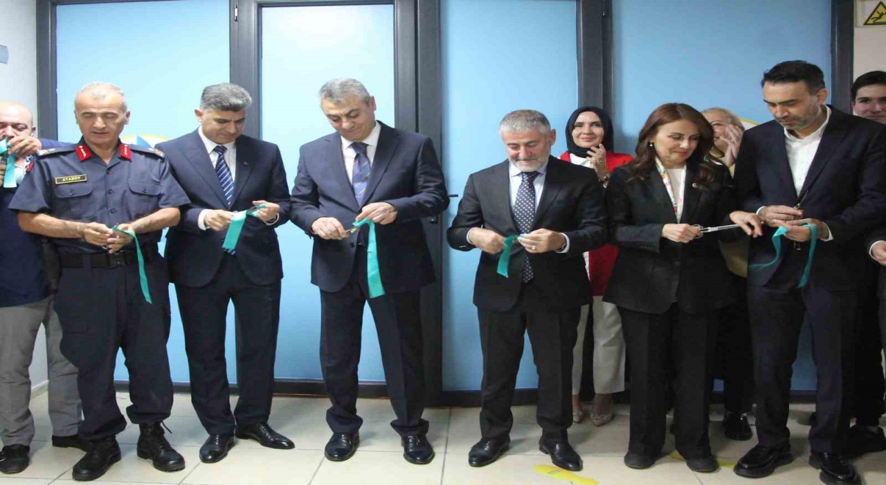 Mersinde Akdeniz Bilgi Limanı Kütüphanesi açıldı