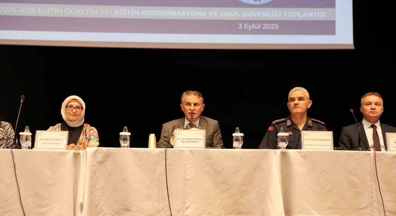 Mersinde Eğitim Koordinasyonu ve Okul Güvenliği Toplantısı yapıldı