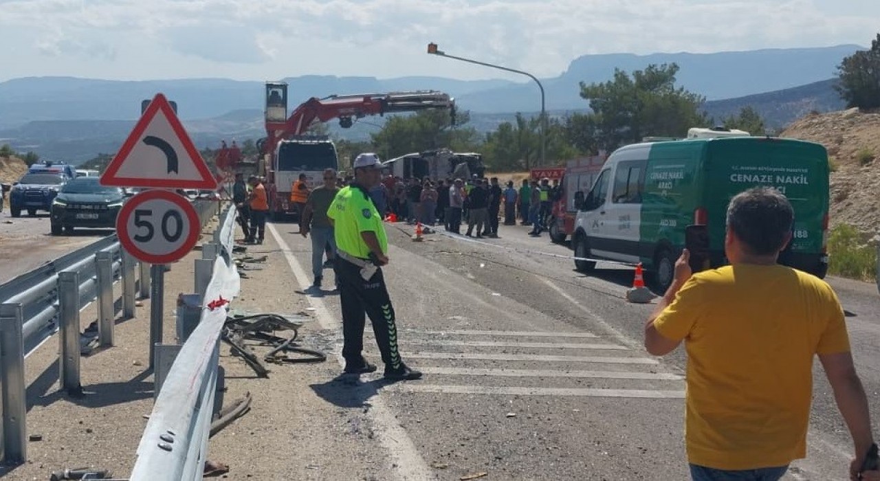 Mersindeki otobüs kazası: 3 kişi öldü, 6 kişi yaralandı