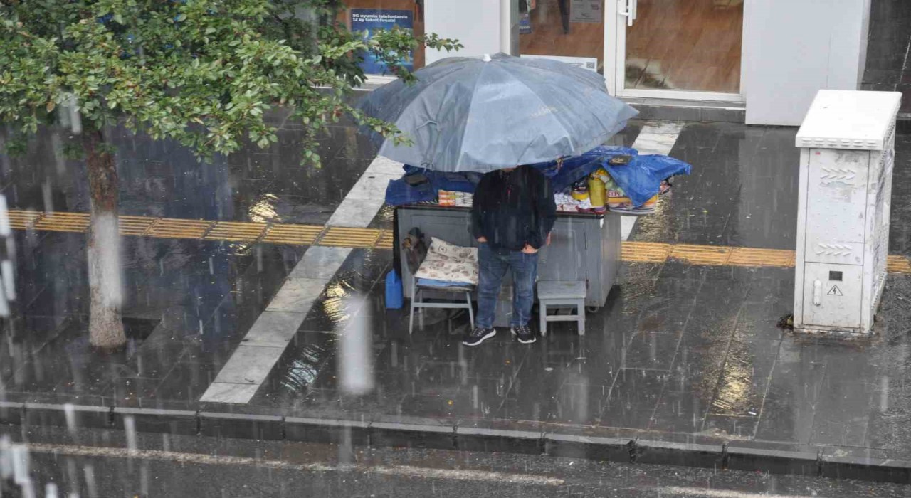 Meteorolojiden Karsta sağanak yağmur uyarısı