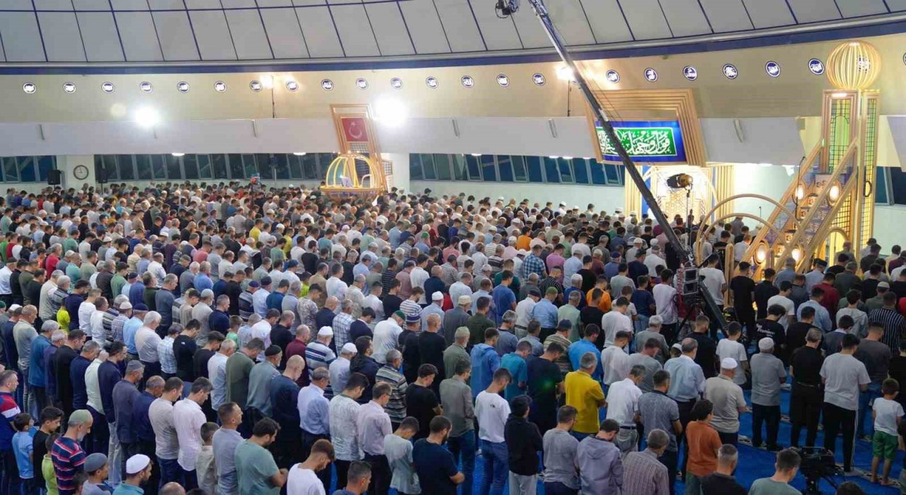 Mevlit Kandili Erzincanda dualarla idrak edildi