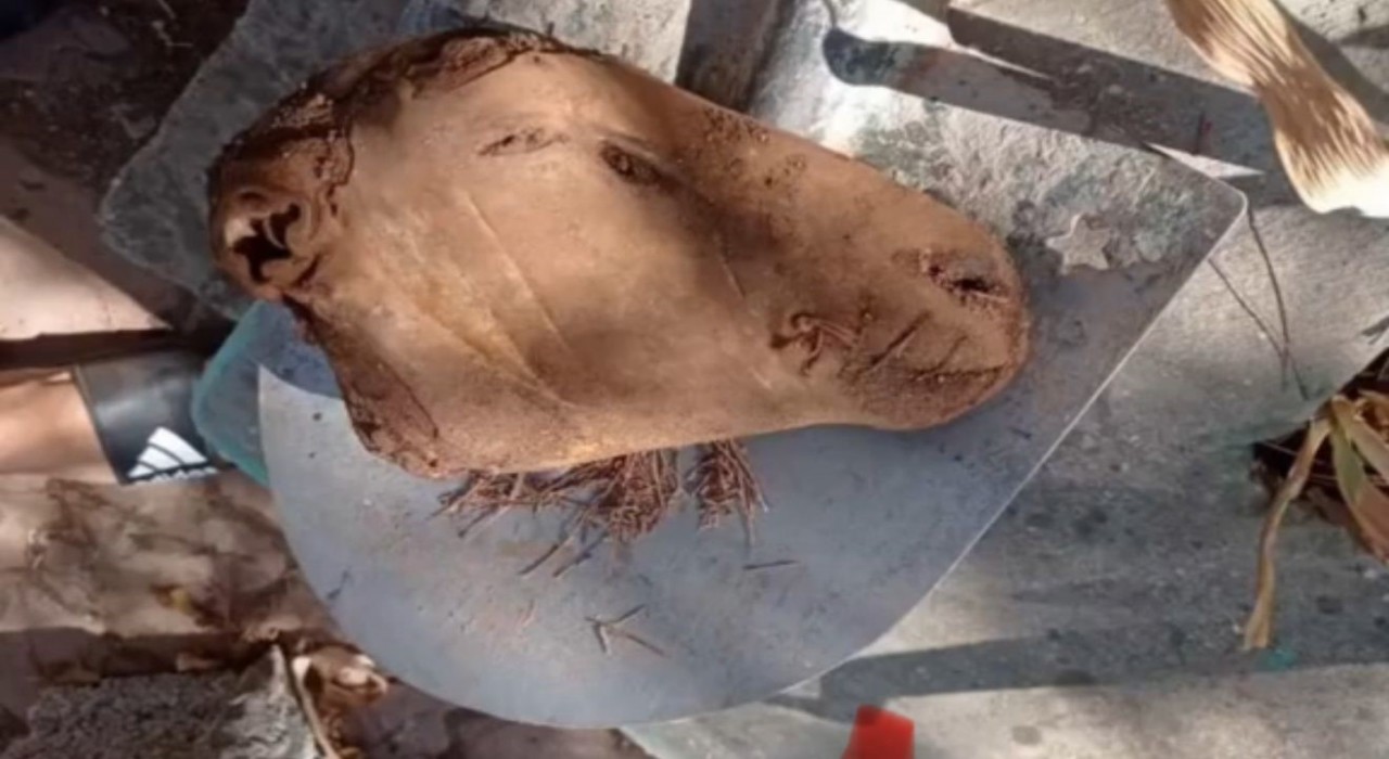 Mezarlıkları büyülerle doldurdular