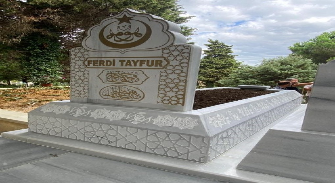 MHP Lideri Bahçeli, Ferdi Tayfurun kabrini yaptırdı