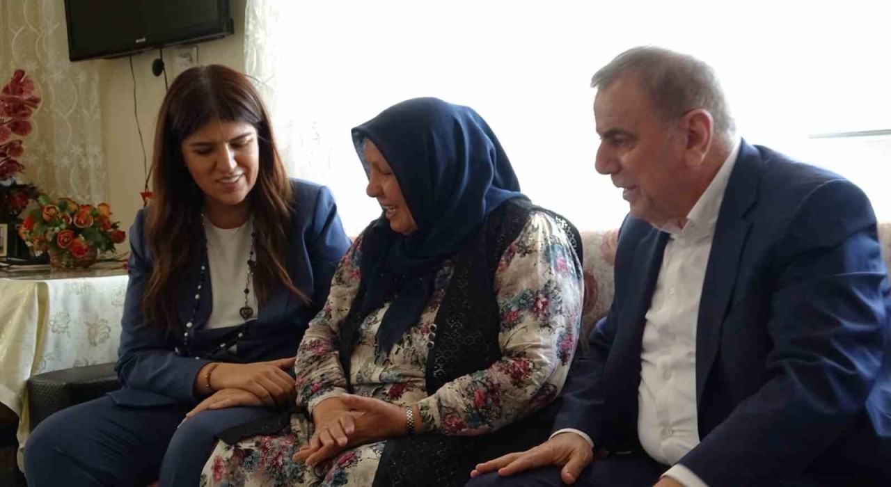 Milletvekili Ayaydın, 15 Temmuz şehidi Velit Bektaşın ailesi ile bir araya geldi