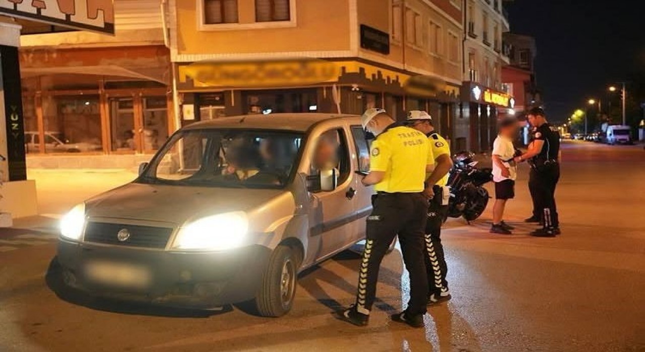 Modifiye ve abartı egzoz denetiminde 5 araç trafikten men edildi