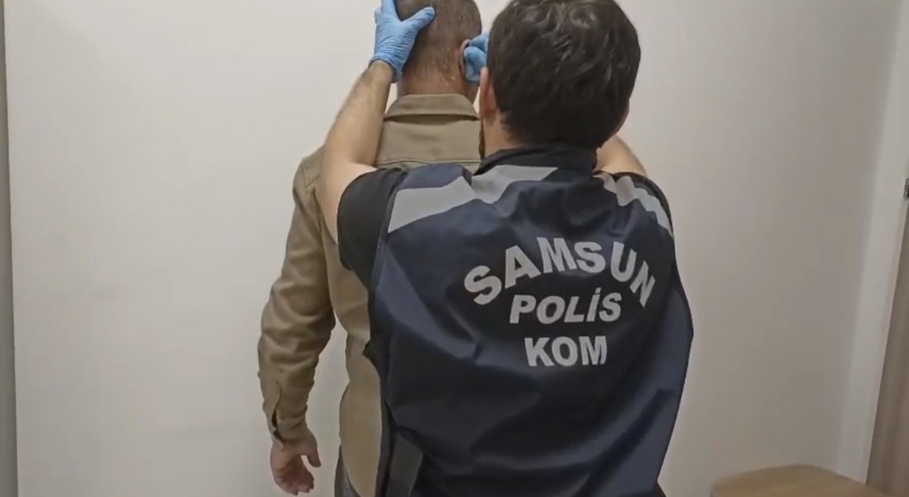 Motorlu Taşıtlar Sınavına kopya düzeneğiyle girmeye çalışan şahıs suçüstü yakalandı