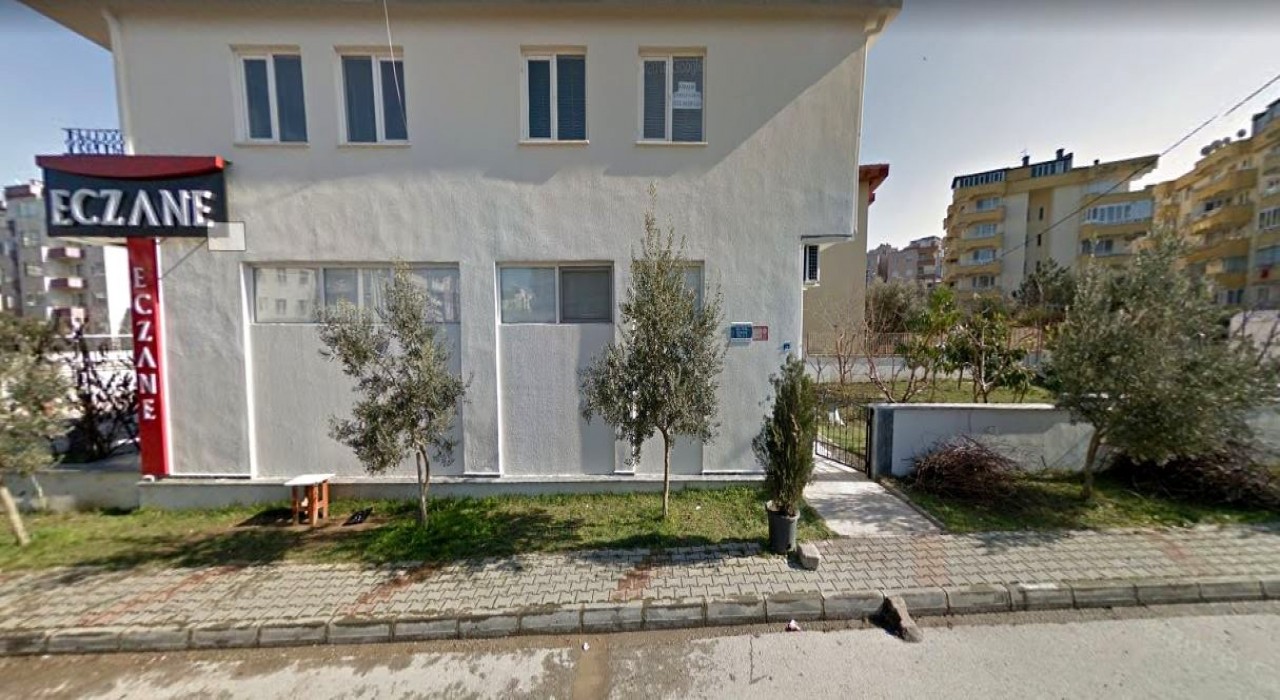 Mudanyada kamuya ait zeytin ağaçları ve kaldırım yok oldu