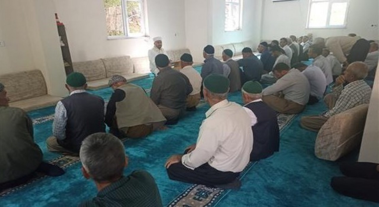 Müftü Okuş Taşbaşı köyü sakinleriyle buluştu